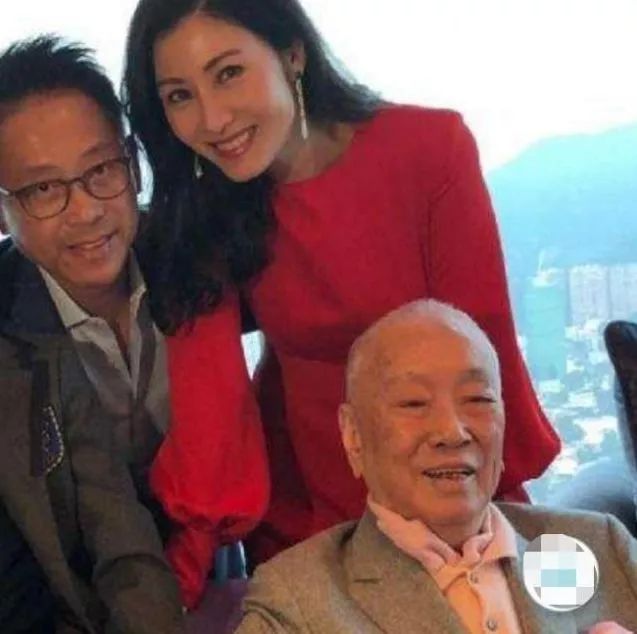 王晶称李嘉欣夫妇无法继承巨额遗产王晶谈李嘉欣夫妇无法继承巨额遗产背后的原因