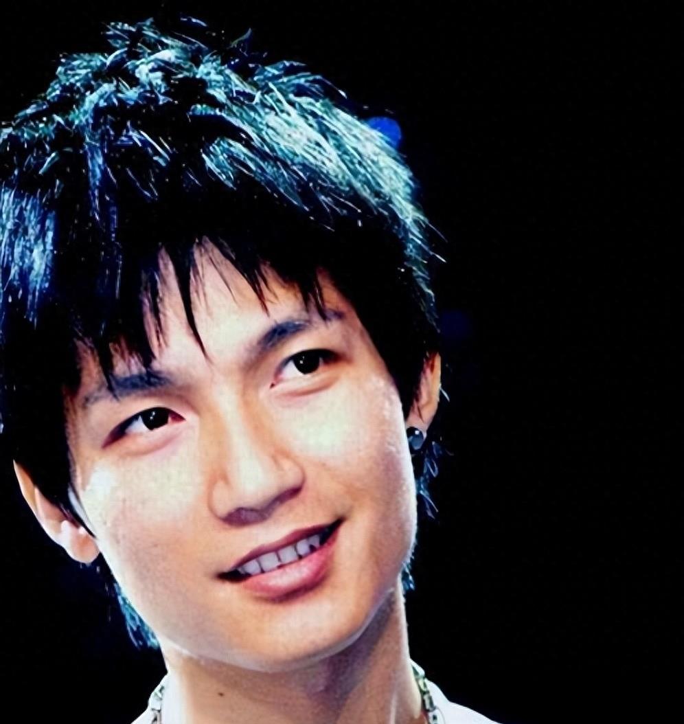 陈楚生断层拿下“歌王”却饱受争议陈楚生断层拿下歌王，争议背后的真相究竟如何？